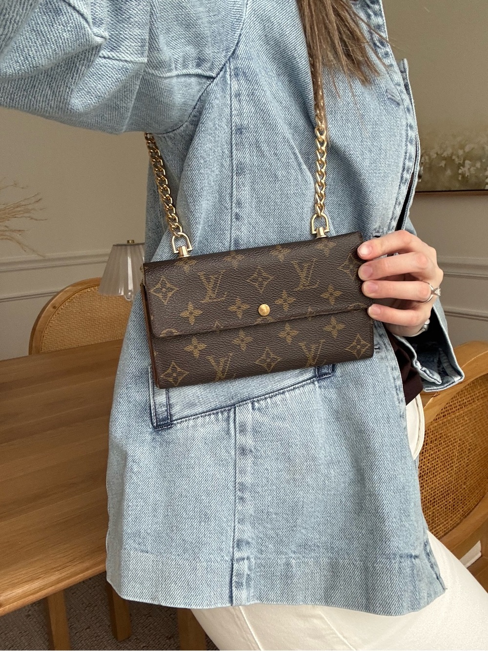 ✅AUTHENTIC✅LOUIS VUITTON WALLET ON A CHAIN